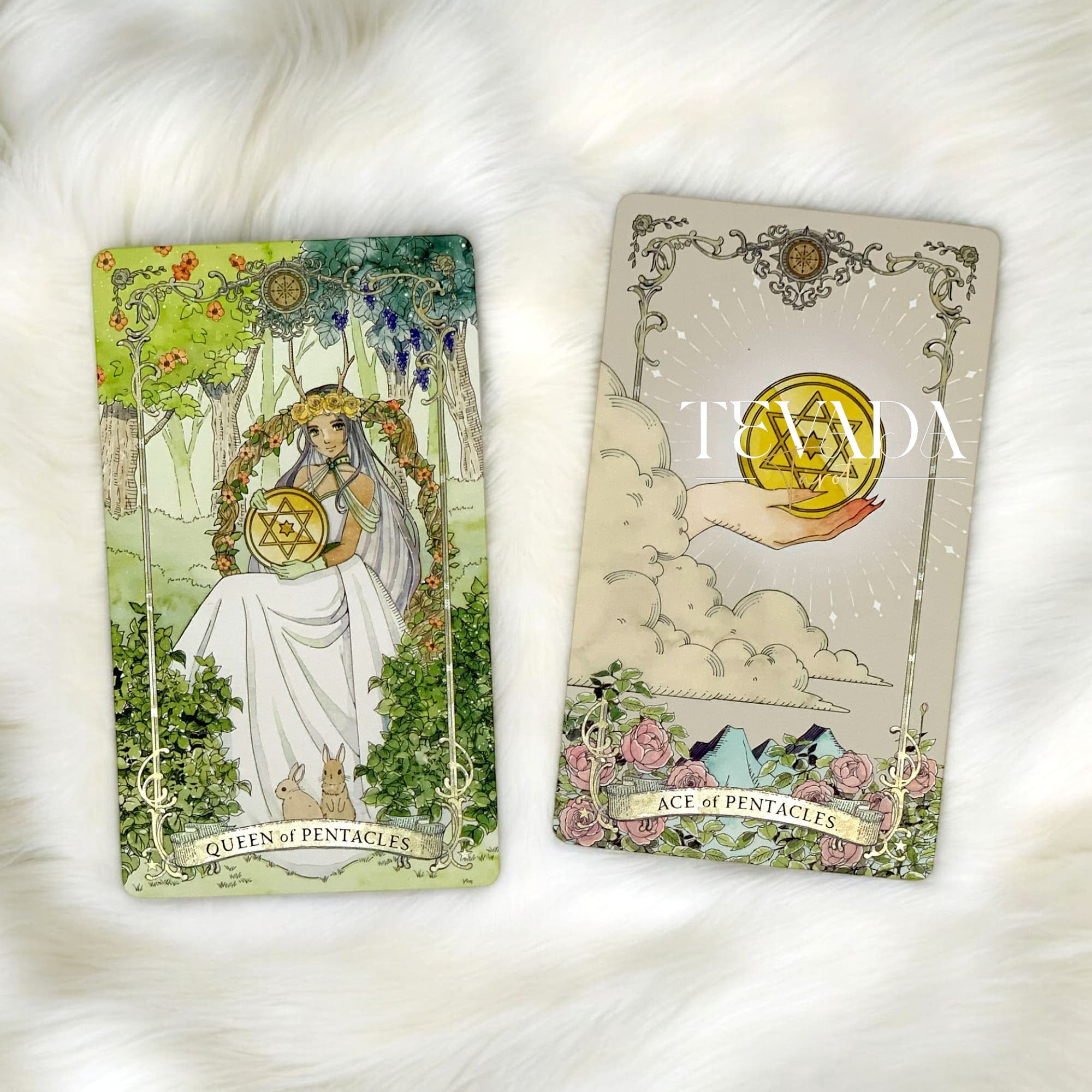 Débloquez la magie de la divination avec le Tarot Avalon Revelation DELUXE ! Ce jeu de 78 cartes présente de superbes aquarelles inspirées de la mythologique Avalon pour des conseils intuitifs et une croissance personnelle.