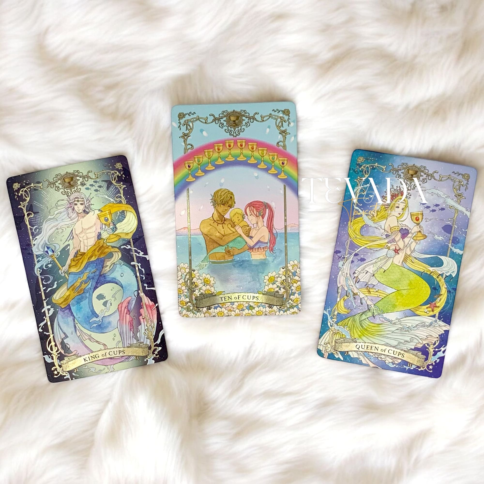 Débloquez la magie de la divination avec le Tarot Avalon Revelation DELUXE ! Ce jeu de 78 cartes présente de superbes aquarelles inspirées de la mythologique Avalon pour des conseils intuitifs et une croissance personnelle.