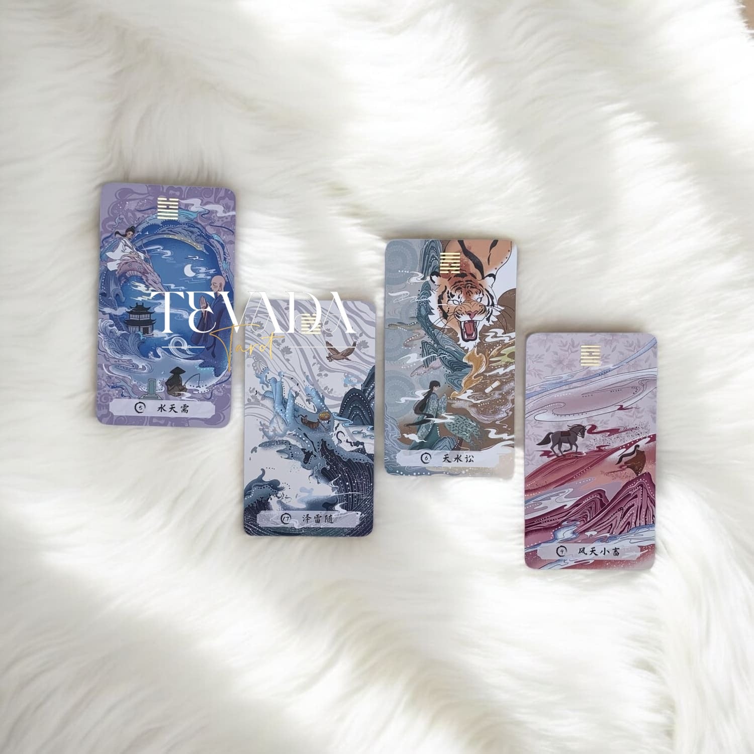 Desbloquea la sabiduría eterna con Las Cartas de los Cambios. Esta baraja de oráculos de 64 cartas inspirada en el I-Ching te guía a través de la transformación y la autorreflexión con conocimientos intuitivos y un diseño elegante.