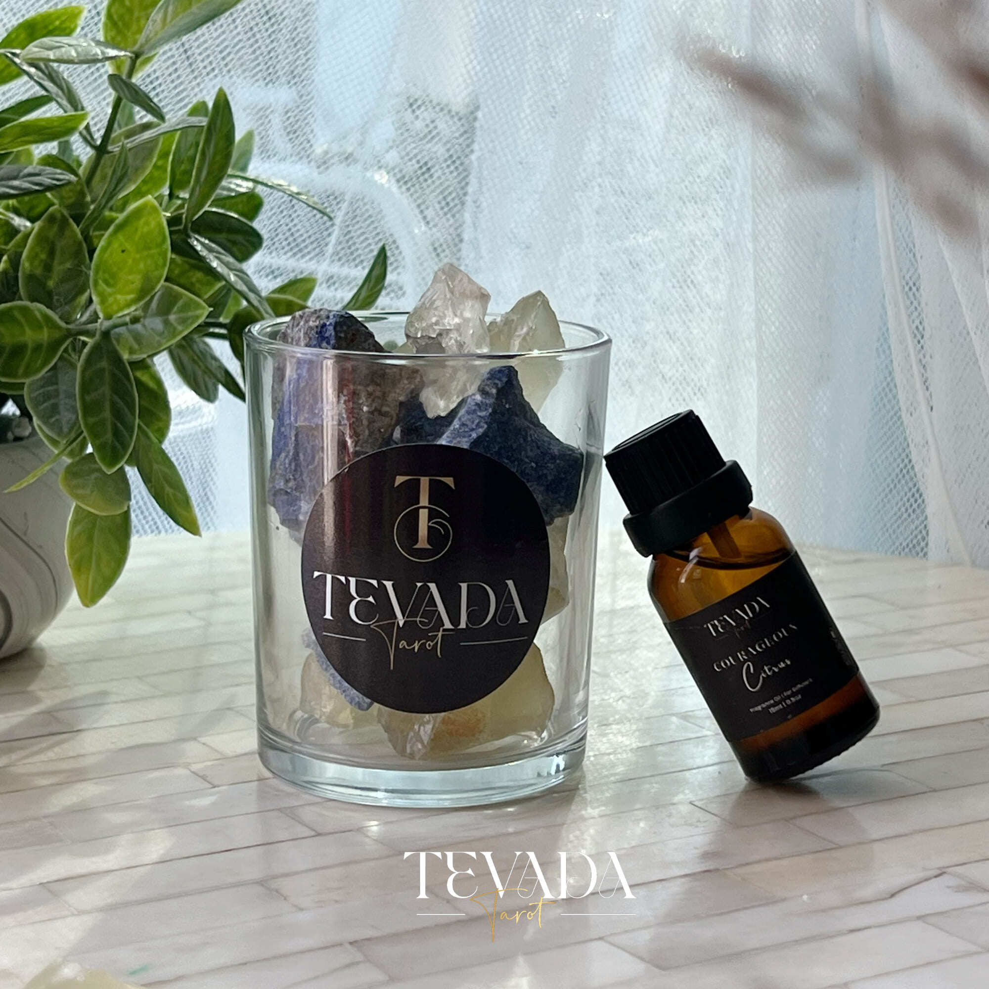 Empower your rituals with this crystal diffuser featuring Citrine, Labradorite, and Sweet Orange oil. Inspired by the Strength tarot card. Perfect for Wiccan supplies, energy healing, and meditation.