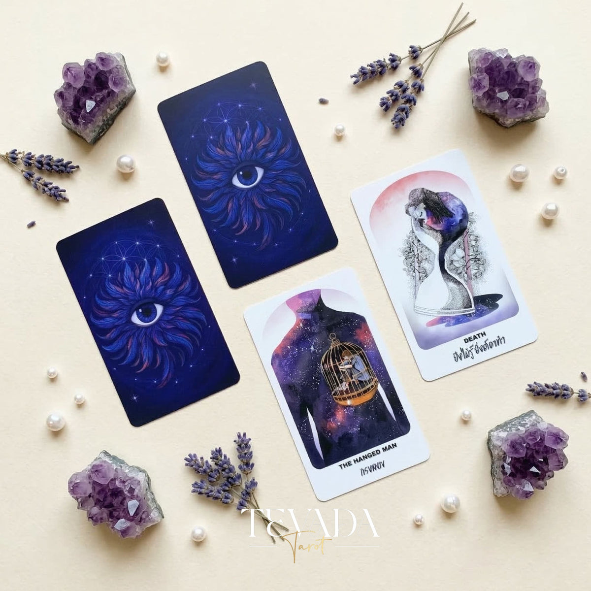 Fungjai Tarot Love & Hope 編集版は、感情的な癒しとセルフケアのためのビンテージ漫画アートをフィーチャーしています。