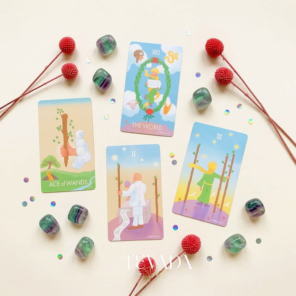 Tarot Deck de Le Petit Prince Luna, las caprichosas cartas del Tarot Indie del Principito para la curación y la autorreflexión.