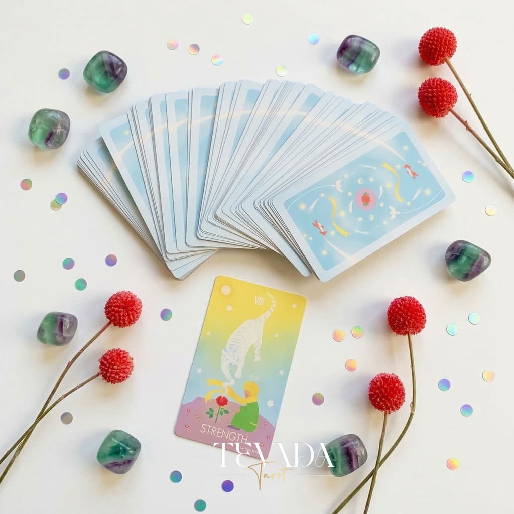 Tarot Deck de Le Petit Prince Luna, las caprichosas cartas del Tarot Indie del Principito para la curación y la autorreflexión.