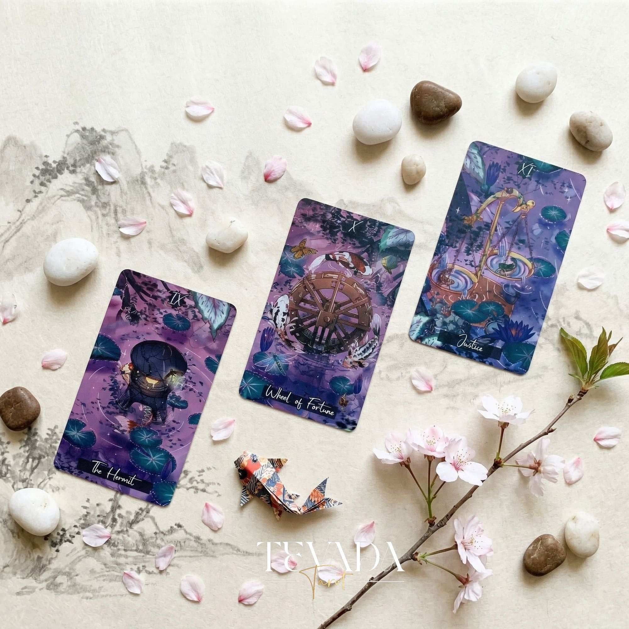 Nishikigoi Tarot caprichoso japonés koi Indie Tarot Deck para el ritual diario y la autorreflexión profunda.