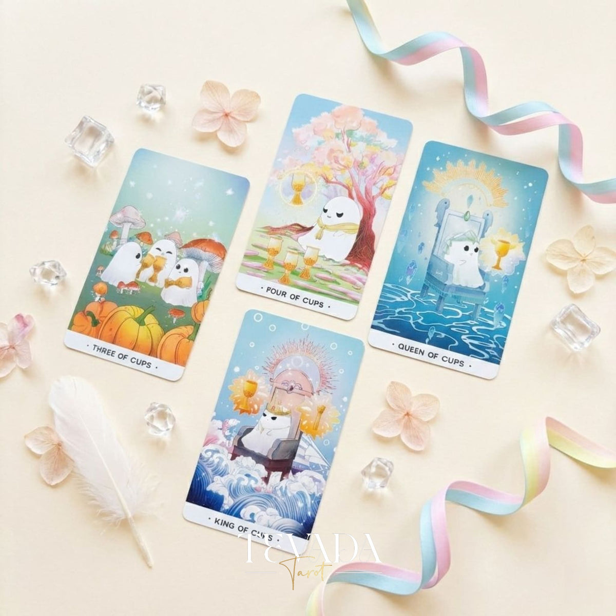 Tarot de Orchid Valley con lindo arte fantasma en colores pastel y bordes plateados holográficos para la adivinación curativa.
