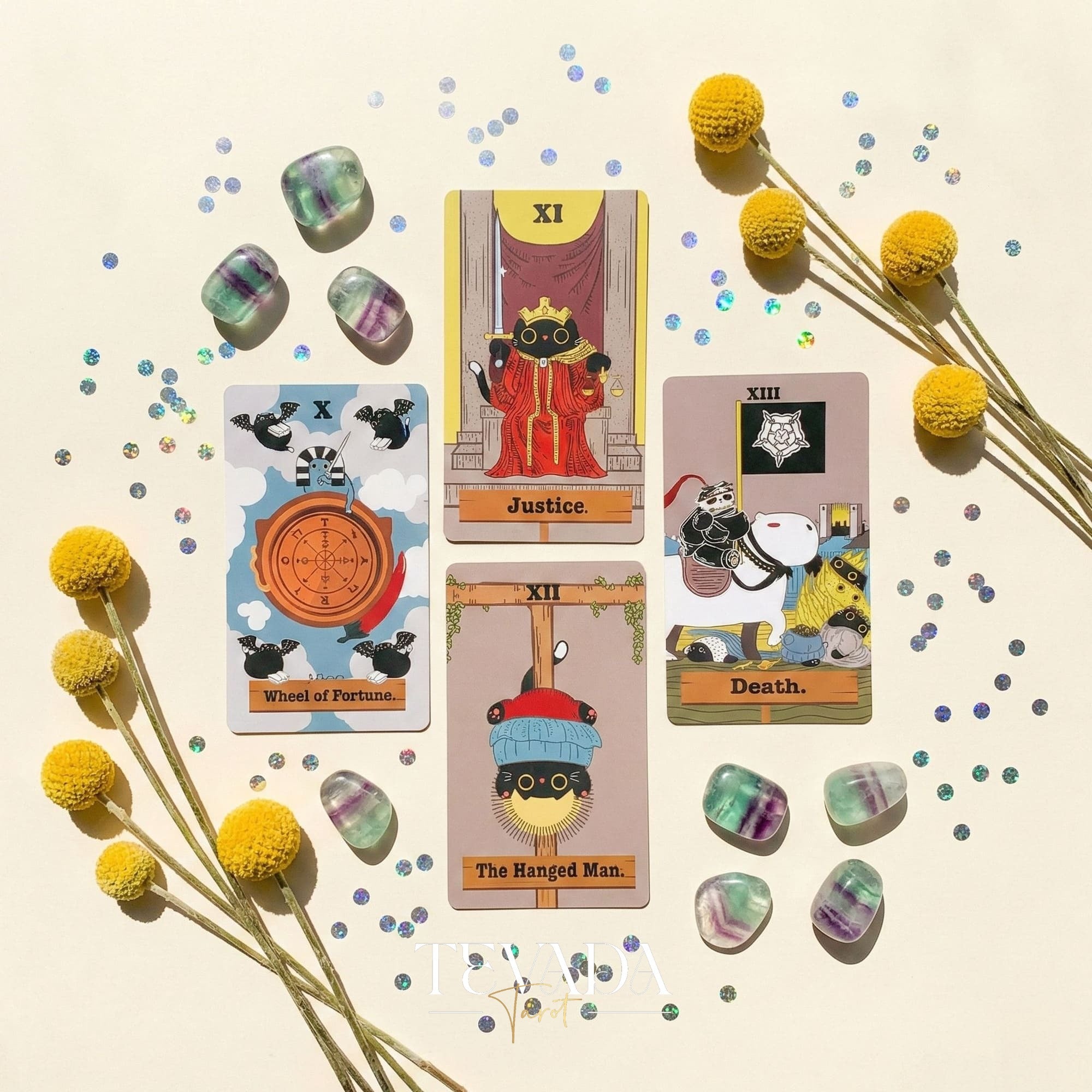Yin Universe Tarot mignon chat noir Indie Tarot Deck avec bords holographiques noirs pour la divination débutant et le rituel quotidien.
