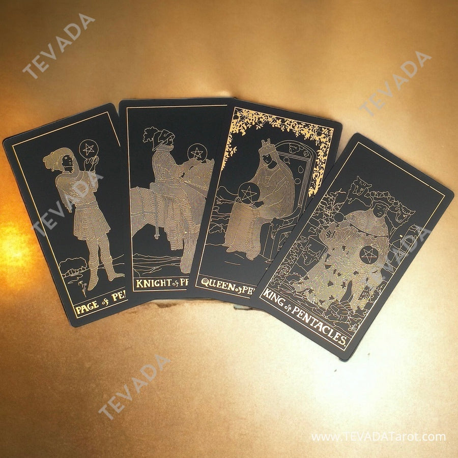 Experience divination with a modern twist. Our Gold Foil Tarot BLACK merges tradition and style for an enlightening Tarot reading journey