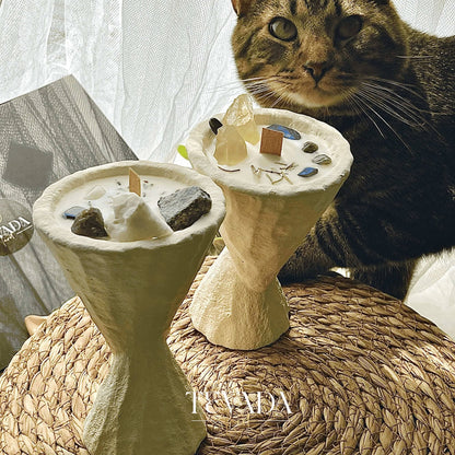 Infused with Amethyst, Moonstone, Lapis Lazuli, this tarot candle enhances intuition, healing, and clarity. Inspired by The Star card for mindful rituals and spiritual balance.