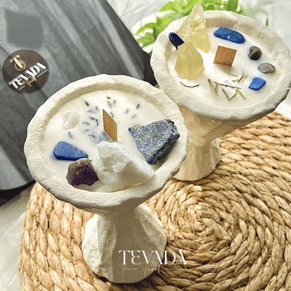 Infused with Amethyst, Moonstone, Lapis Lazuli, this tarot candle enhances intuition, healing, and clarity. Inspired by The Star card for mindful rituals and spiritual balance.