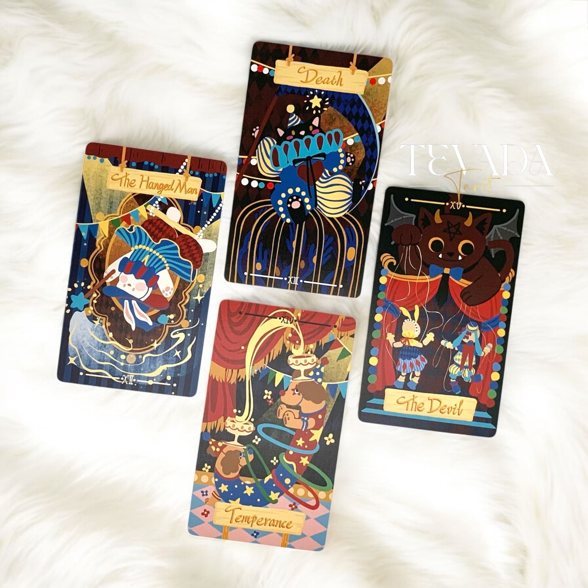 Dramagiac Tarot RED は、毎日のリーディングに喜び、明晰さ、そして魔法の導きをもたらす、かわいい動物をテーマにしたタロットデッキです。