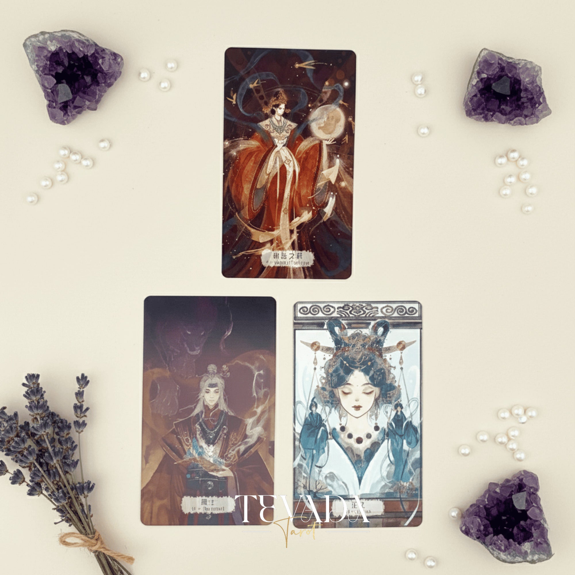 Explorez des conseils intuitifs avec le Fabled Cloudland Tarot Deck DELUXE, un tarot de la mythologie chinoise de 78 cartes présentant un art fluide, des figures célestes et une sagesse symbolique.