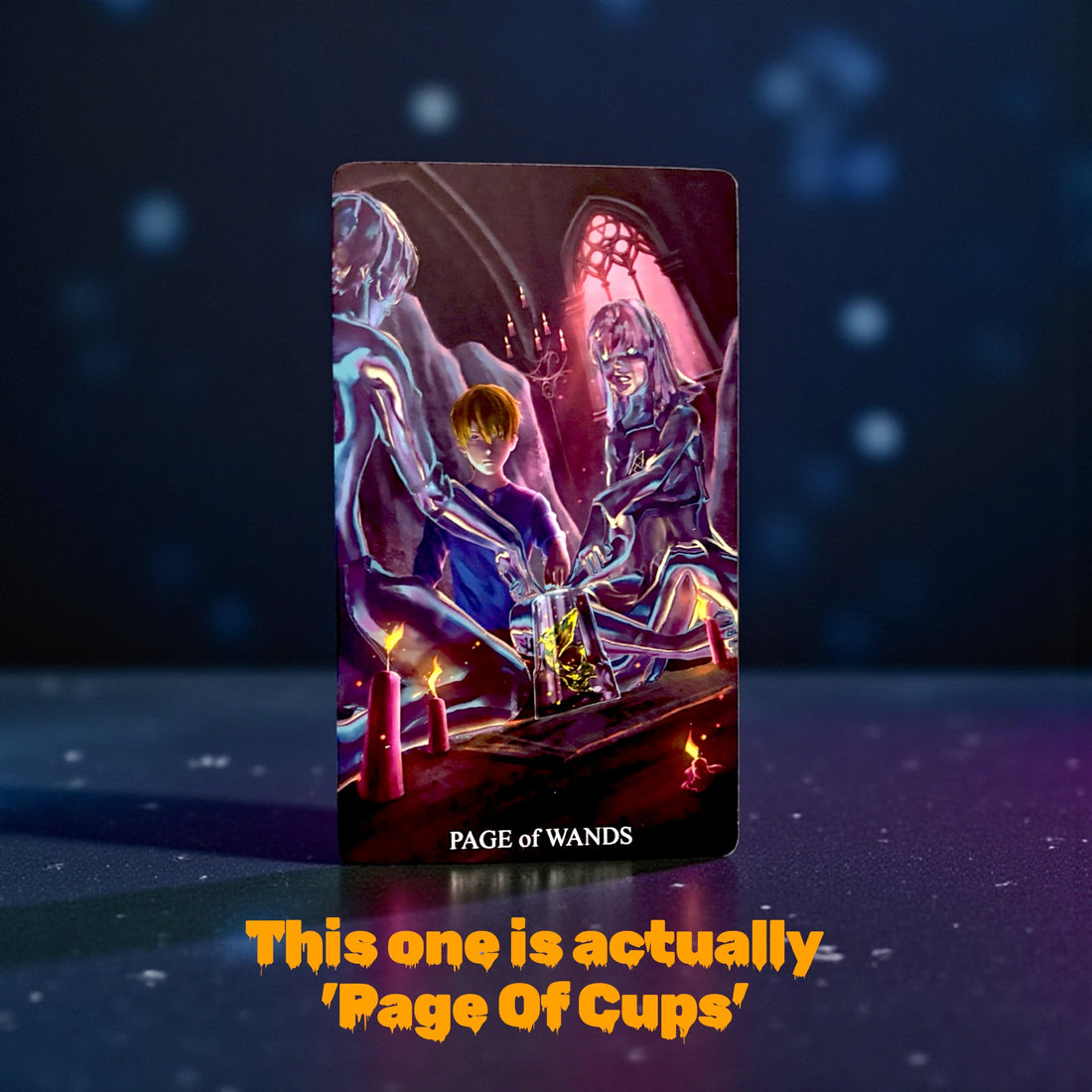 光と影を探求する神秘的なハロウィーンをテーマにしたアートワークを特徴とするミッドナイト ブールバード タロット カード