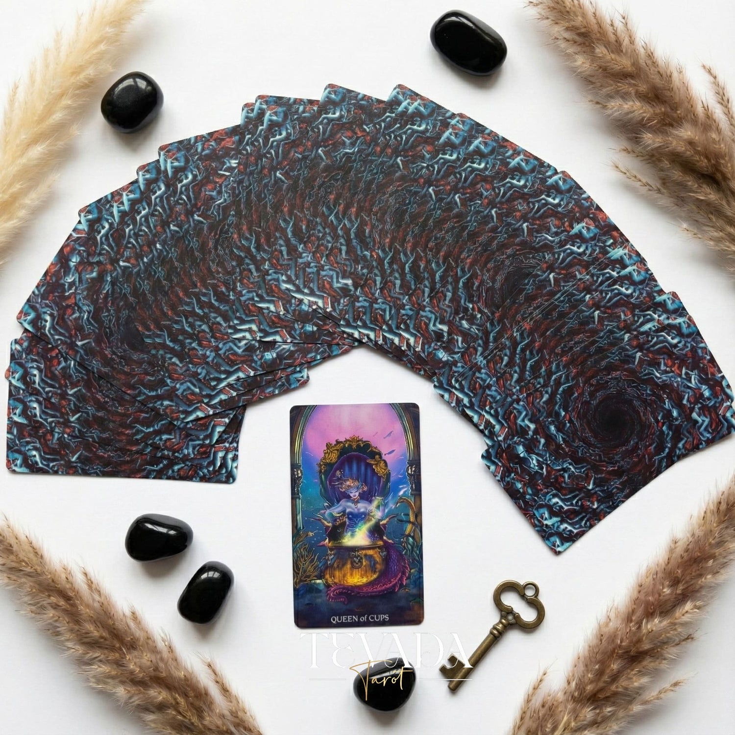 光と影を探求する神秘的なハロウィーンをテーマにしたアートワークを特徴とするミッドナイト ブールバード タロット カード