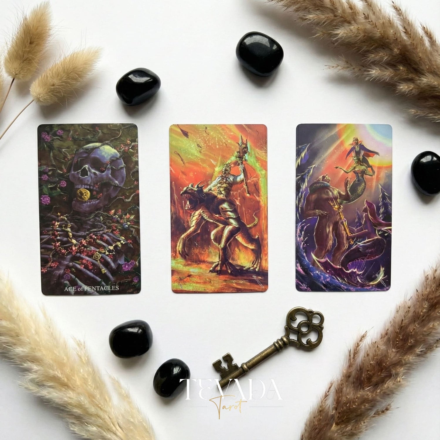 光と影を探求する神秘的なハロウィーンをテーマにしたアートワークを特徴とするミッドナイト ブールバード タロット カード