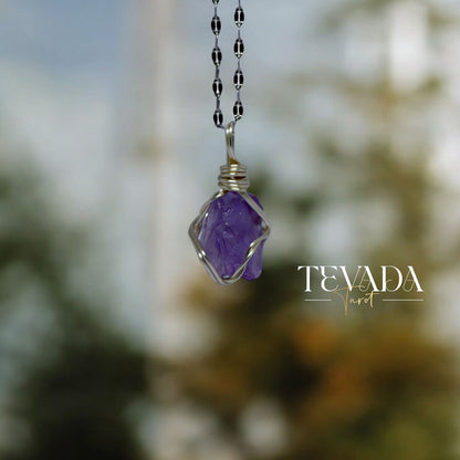 Enhance intuition and spiritual protection with the Amethyst Mystic Crystal Pendant Necklace. This radiant gemstone promotes calmness, psychic awareness, and healing energy, perfect for meditation and Reiki.