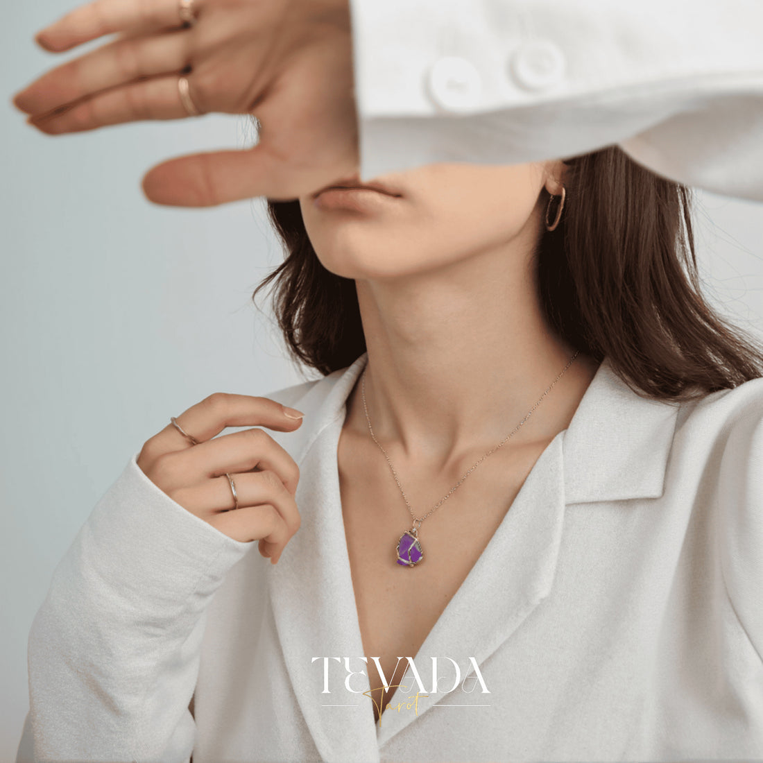 Enhance intuition and spiritual protection with the Amethyst Mystic Crystal Pendant Necklace. This radiant gemstone promotes calmness, psychic awareness, and healing energy, perfect for meditation and Reiki.