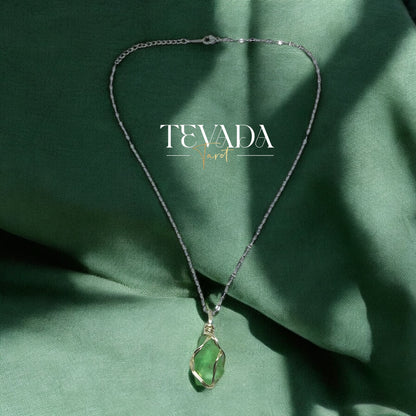 Balance emotions and enhance clarity with the Green Fluorite Mystic Crystal Pendant Necklace. A heart chakra stone for healing, focus, and spiritual protection, perfect for meditation and energy work.