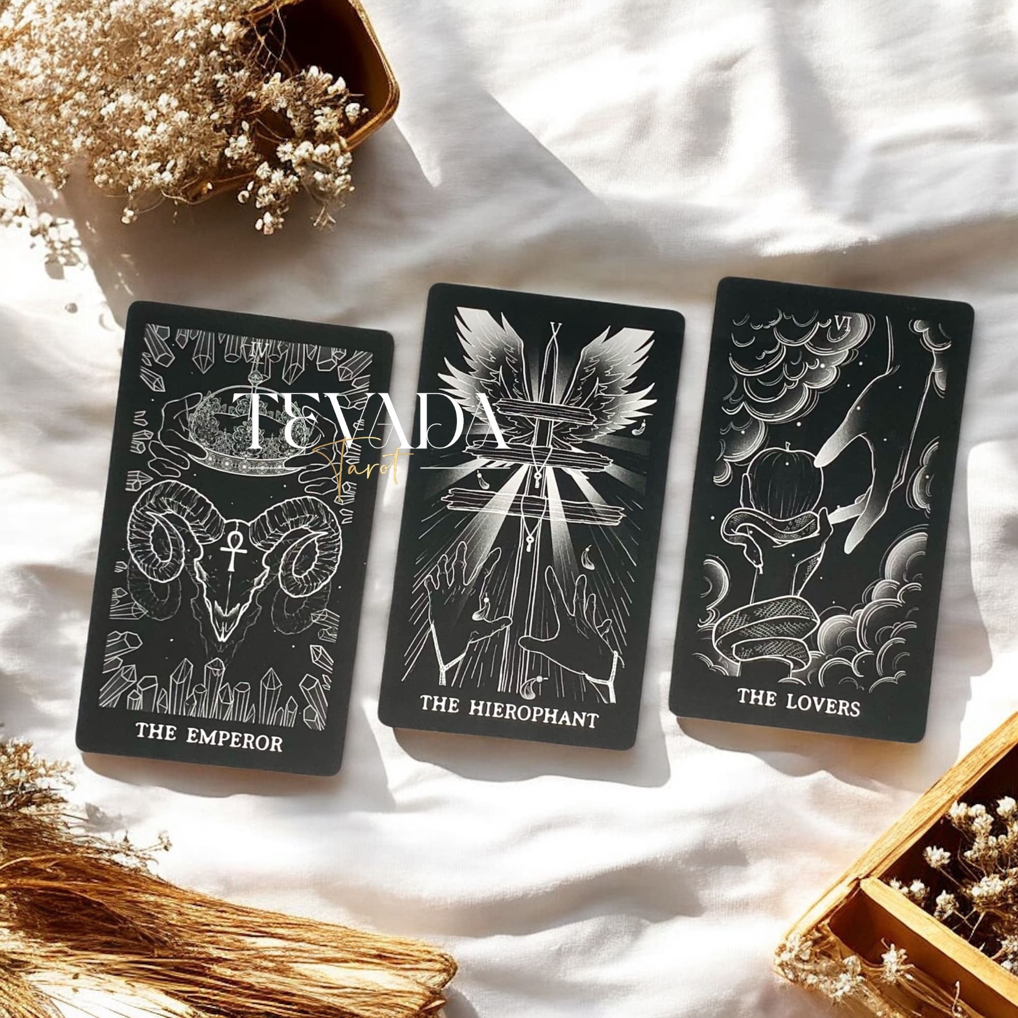 The Hand Tarot Deck | TEVADA Tarot