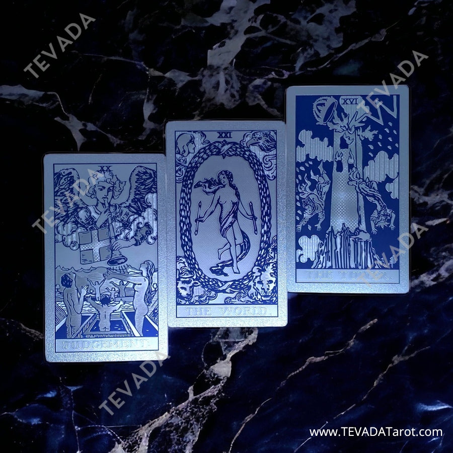 Immerse yourself in the mesmerizing world of The NEO Rider Tarot: MOONLIGHT. This artistic tarot deck awakens your intuition and guides you on a mystical journey of self-discovery.