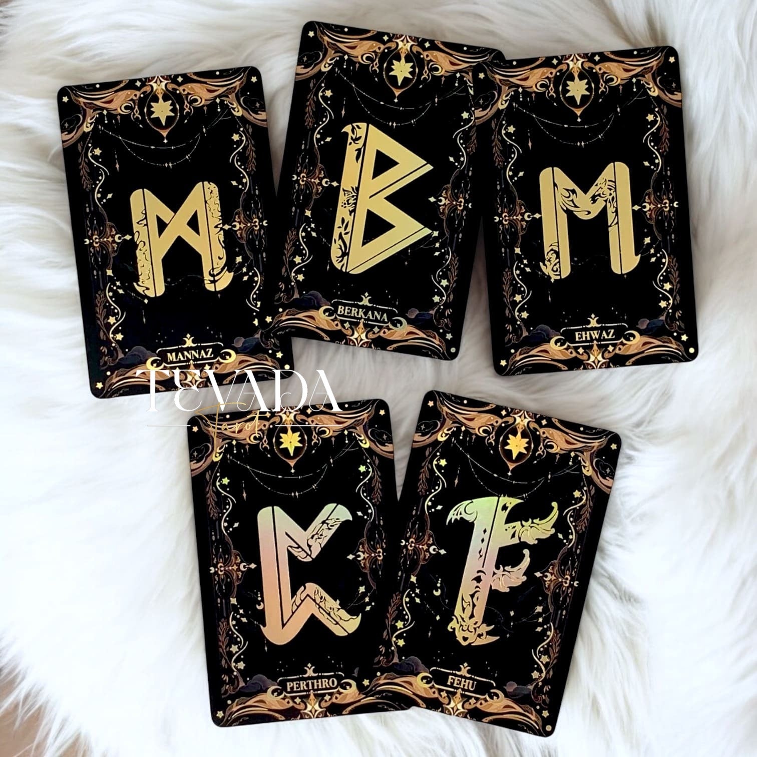 Unlock the secrets of the ancient world with Wonderland Runes. Featuring 27 gold-stamped cards, this deck offers intuitive guidance and insight into your spiritual journey.