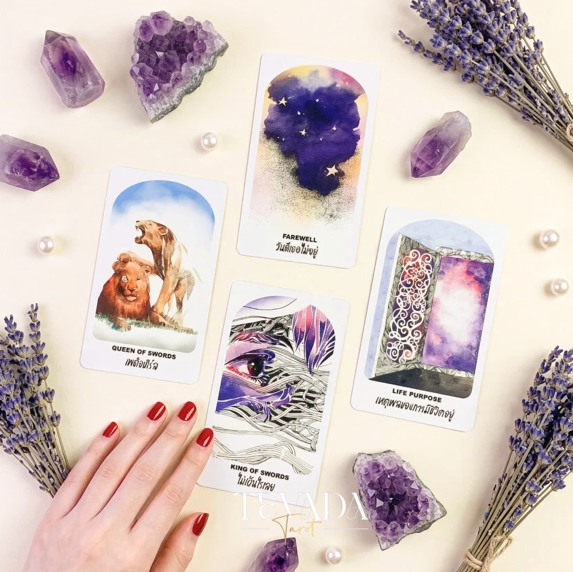 Fungjai Tarot Love &amp; Hope 編集版は、感情的な癒しとセルフケアのためのビンテージ漫画アートをフィーチャーしています。