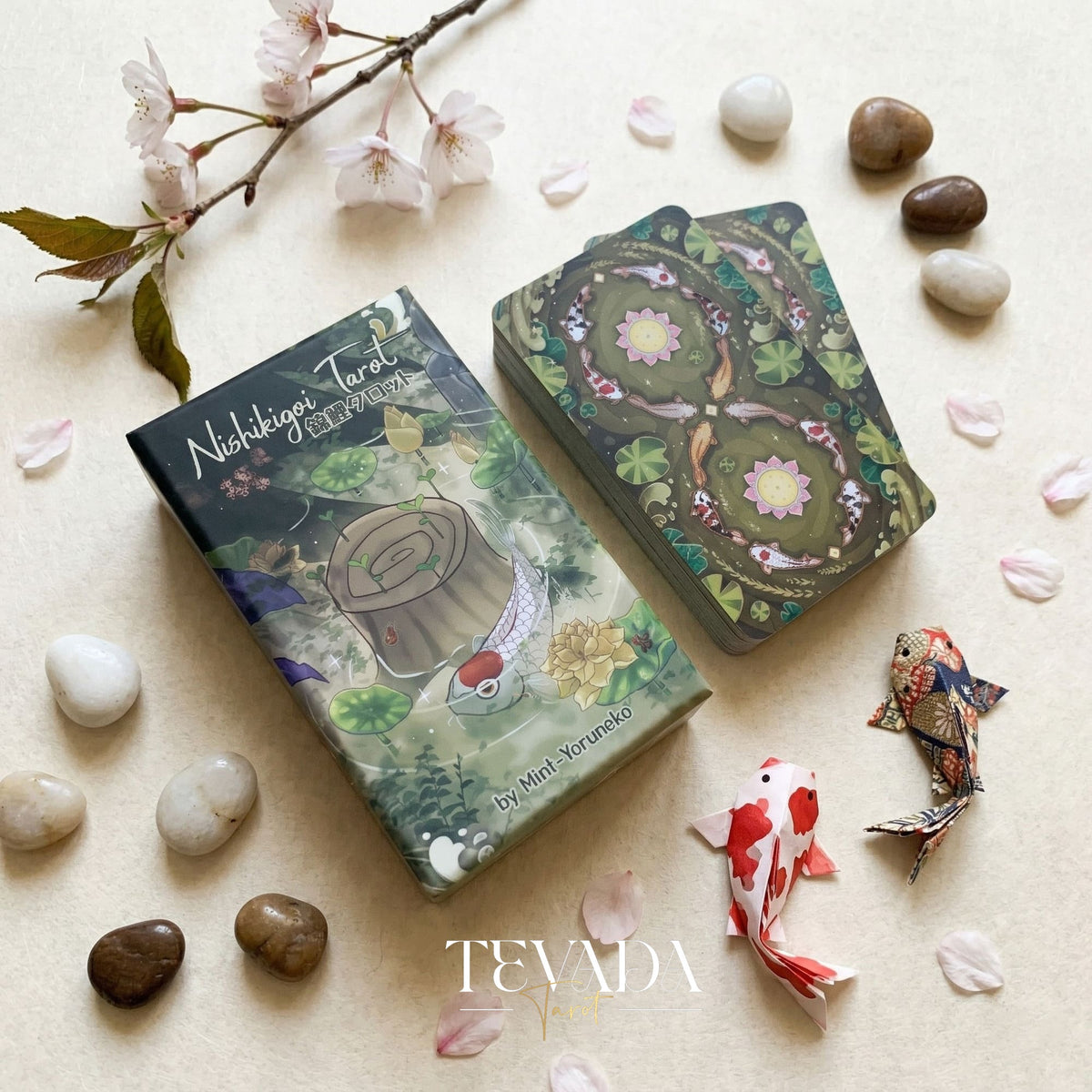 Nishikigoi Tarot caprichoso japonés koi Indie Tarot Deck para el ritual diario y la autorreflexión profunda.
