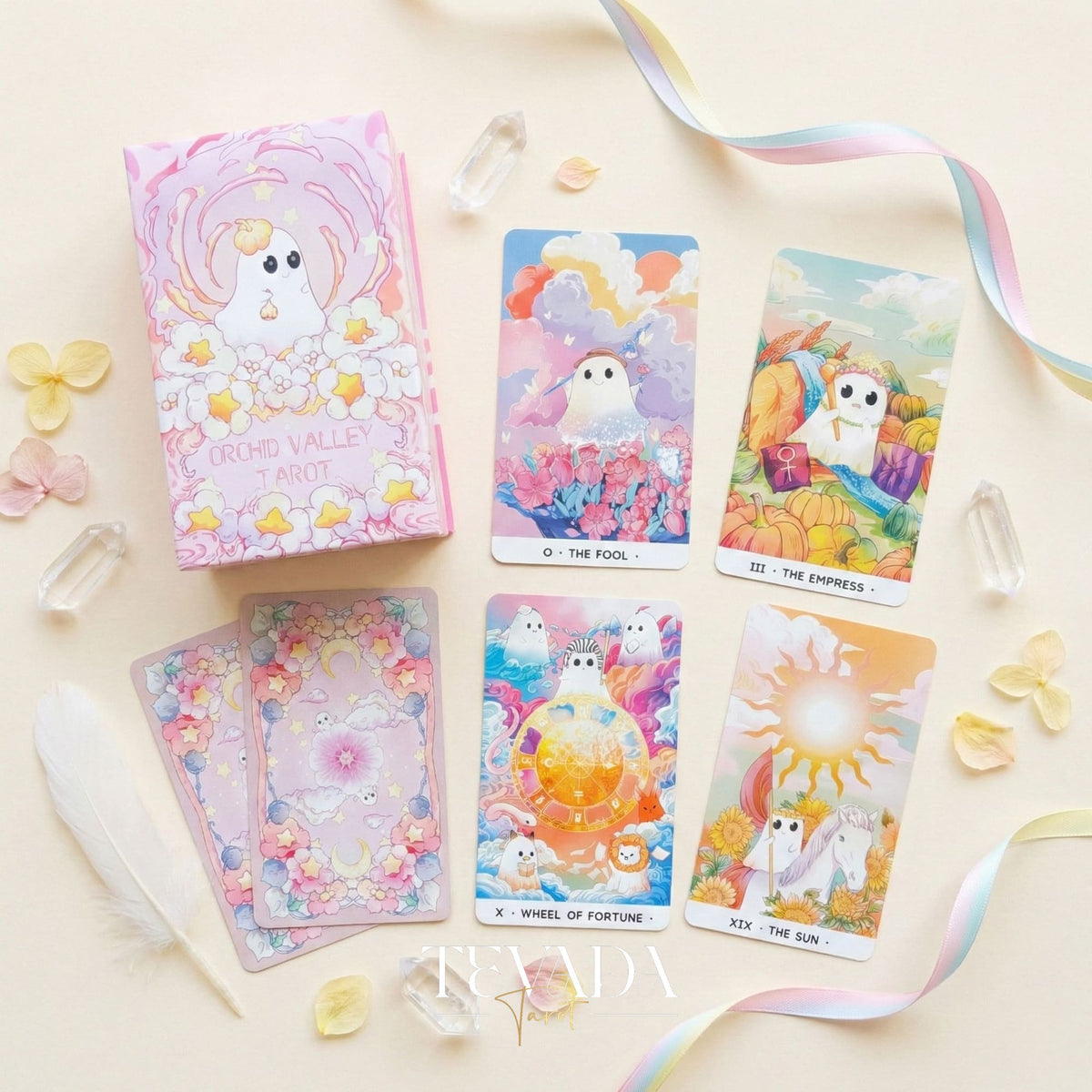 Tarot de Orchid Valley con lindo arte fantasma en colores pastel y bordes plateados holográficos para la adivinación curativa.