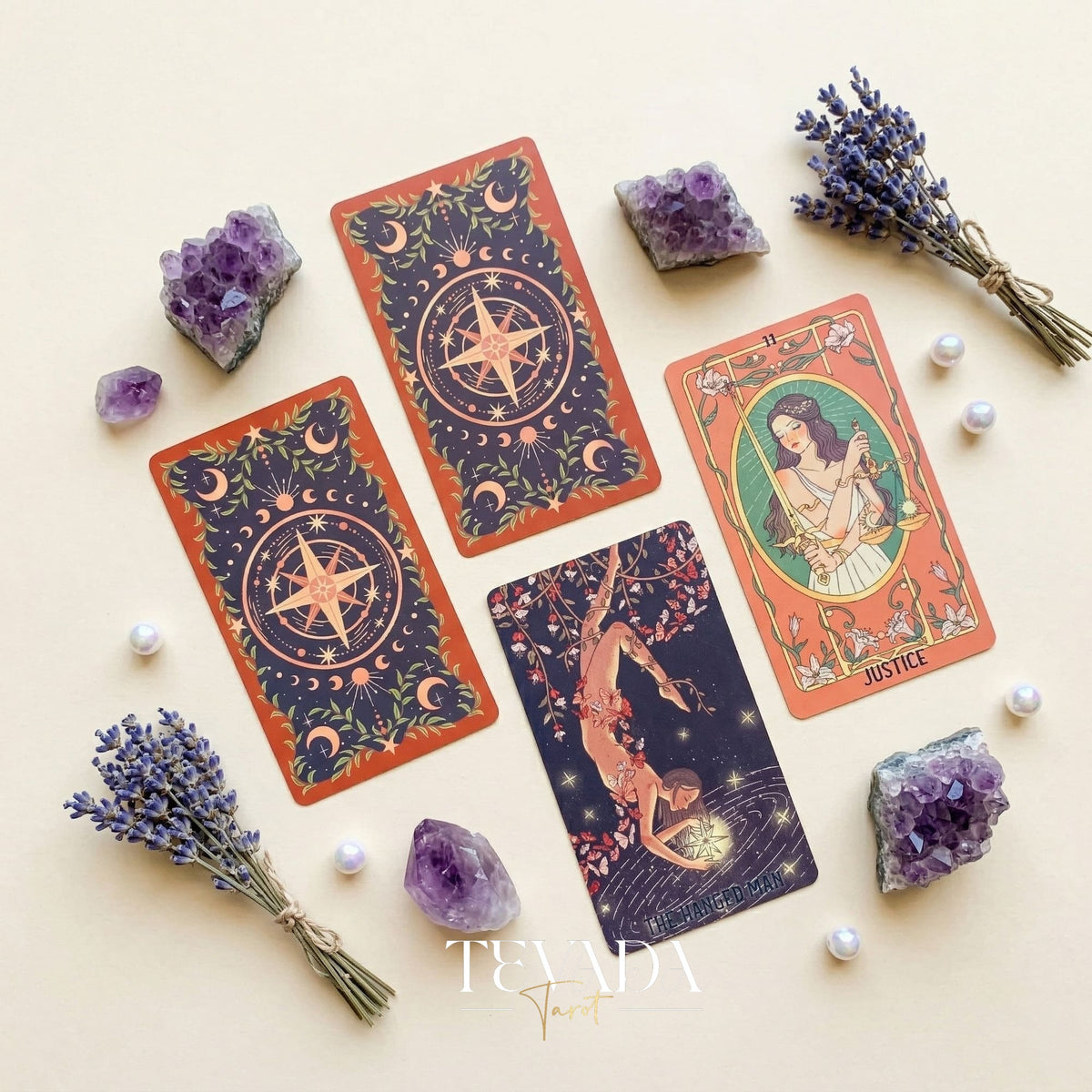 Shes Wilderness Tarot Deck シャドーワークや毎日の内省の儀式に最適な、風変わりなレトロなインディーズ タロット カード。