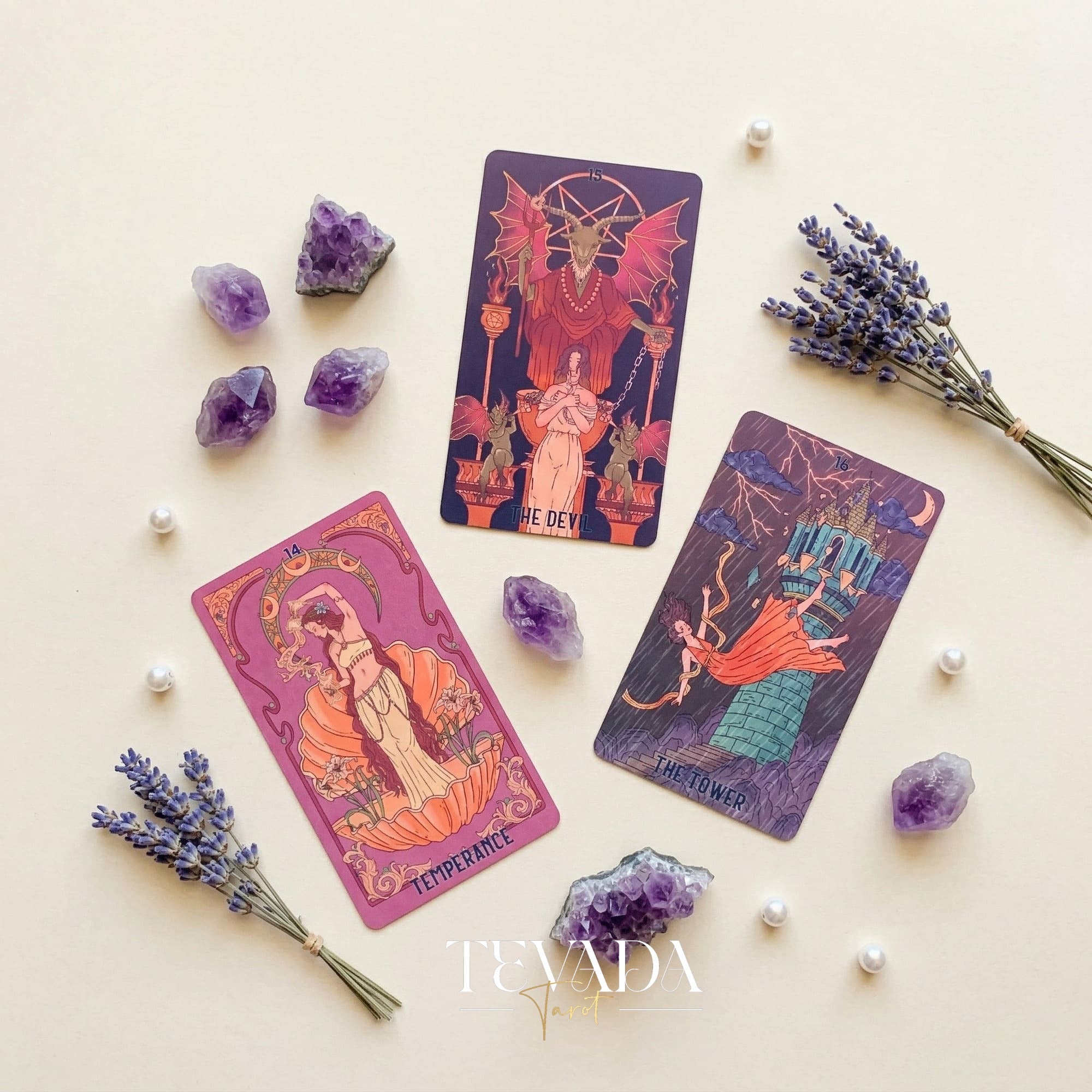Shes Wilderness Tarot Deck シャドーワークや毎日の内省の儀式に最適な、風変わりなレトロなインディーズ タロット カード。
