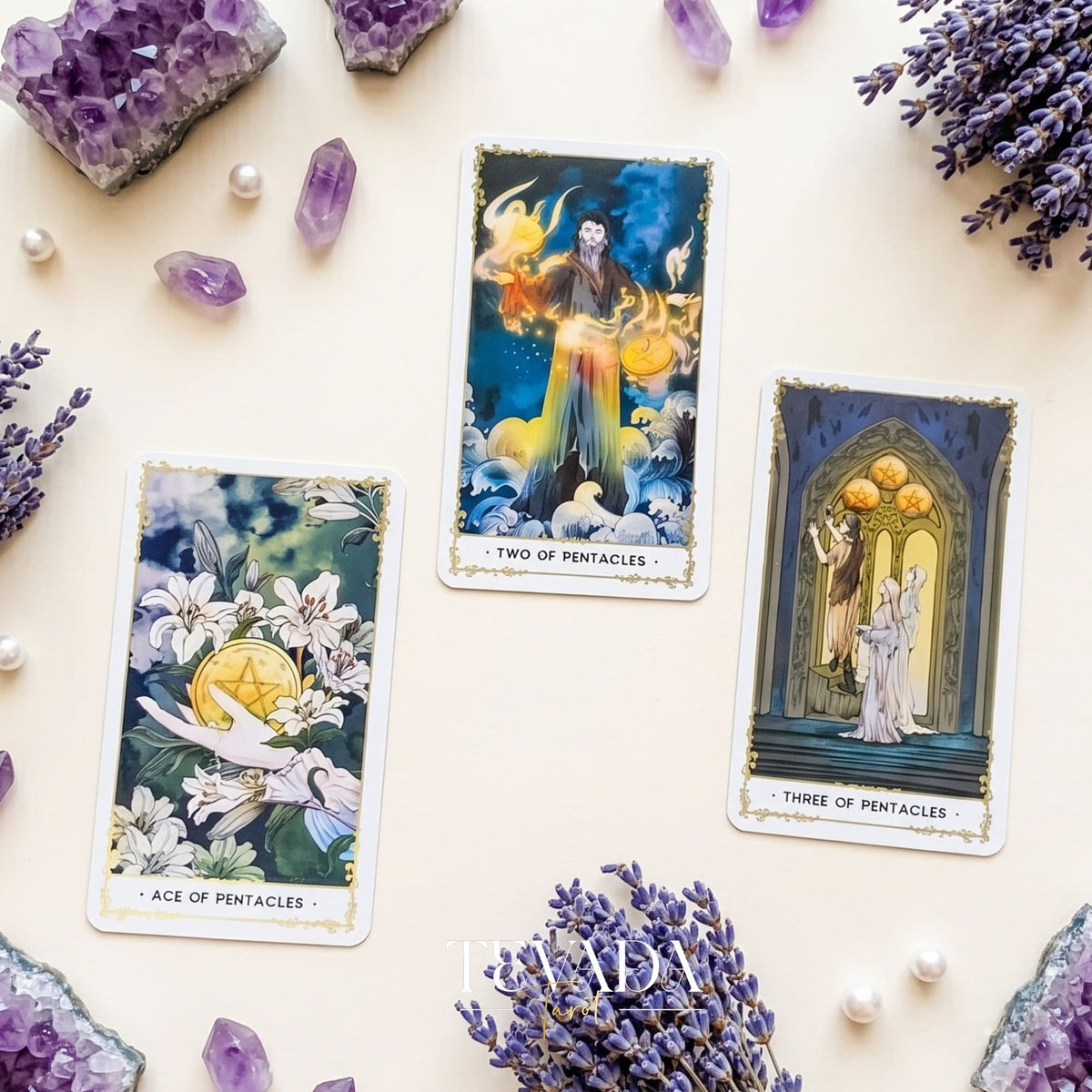 Silent Desolate Tarot DELUXE misteriosa y etérea baraja de tarot independiente de anime con bordes holográficos plateados para trabajar con las sombras.
