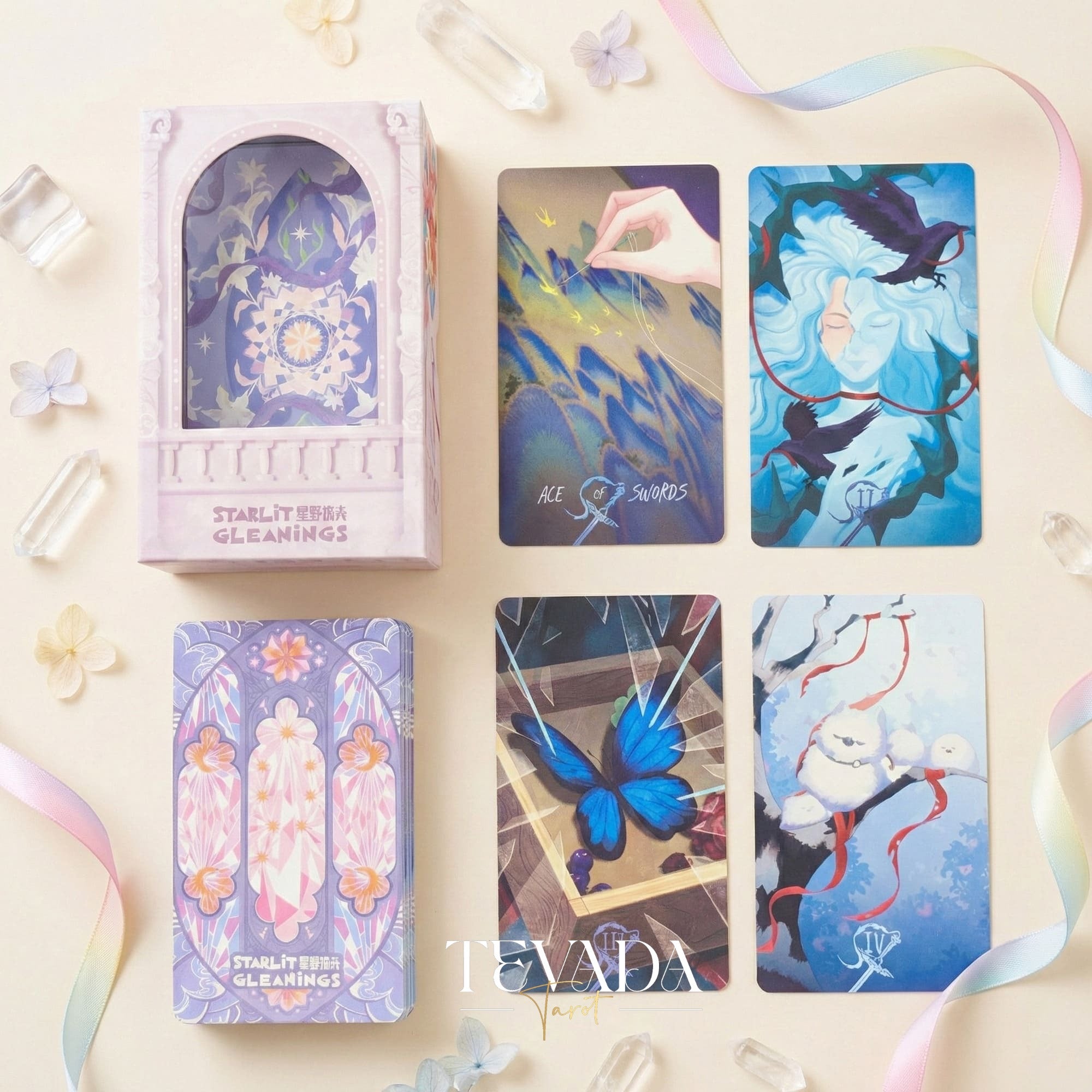 Starlit Gleanings Tarot avec de jolies aquarelles de style anime pour une divination intuitive et des conseils de guérison.