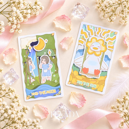 Embalaje del Tarot King Theatre y expositor de cartas con brillantes ilustraciones de teatro de cuentos y piedras en colores pastel.